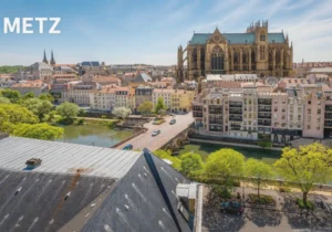 Vitrine d'un appartement lumineux et moderne dans une rue de Strasbourg