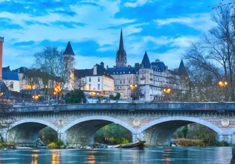 Immobilier dans le Sud-Ouest en 2026 : Bordeaux, La Rochelle, Bayonne, Pau… où les prix baissent-ils encore ?