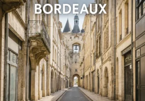 vue d'une rue du sud-ouest avec immeubles et affiches immobilières